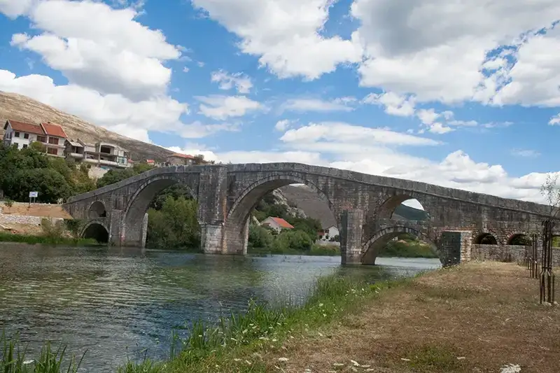 Arslanagića (Perovića) most