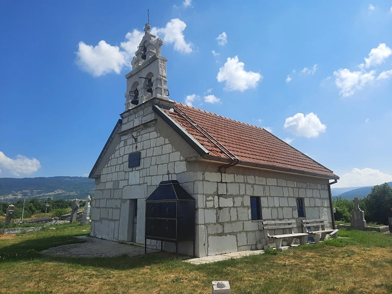 Hram Sv. Trojice u selu Gareva
